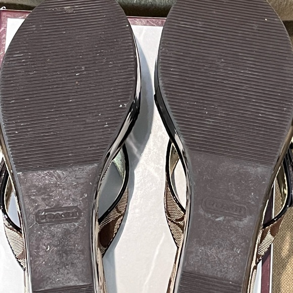 Coach Gracy wedge. Never worn. In box with all paper wrappings. 7.5 medium - Picture 2 of 7